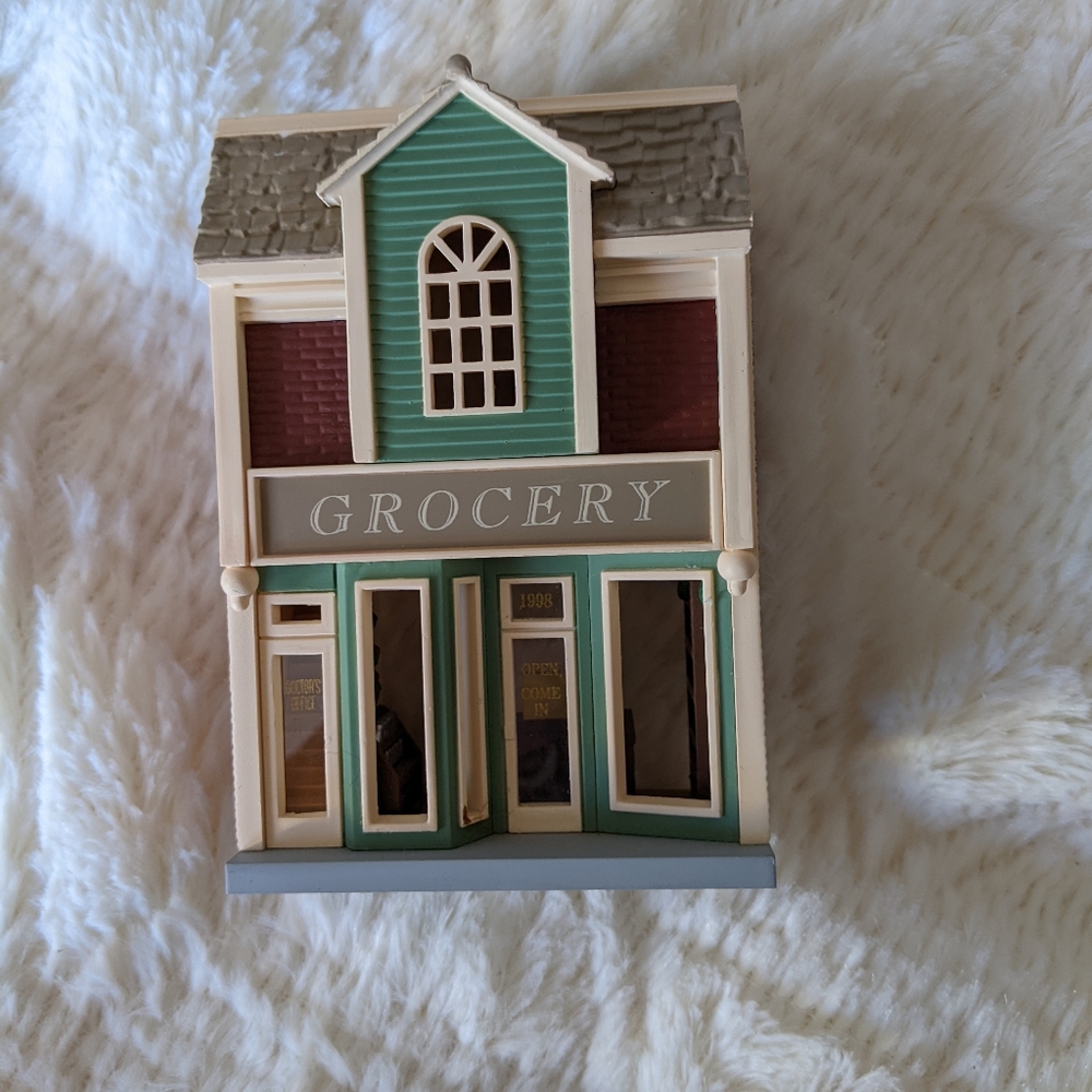 Hallmark Keepsake Ornament Grocery Store 1998